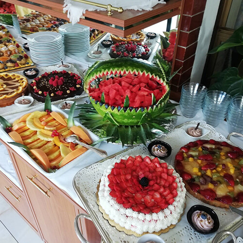 Buffet per la prima colazione con pasticceria fresca, torte e frutta di stagione - Chef Lorenzo Quaranta - Hotel Milan Speranza au Lac